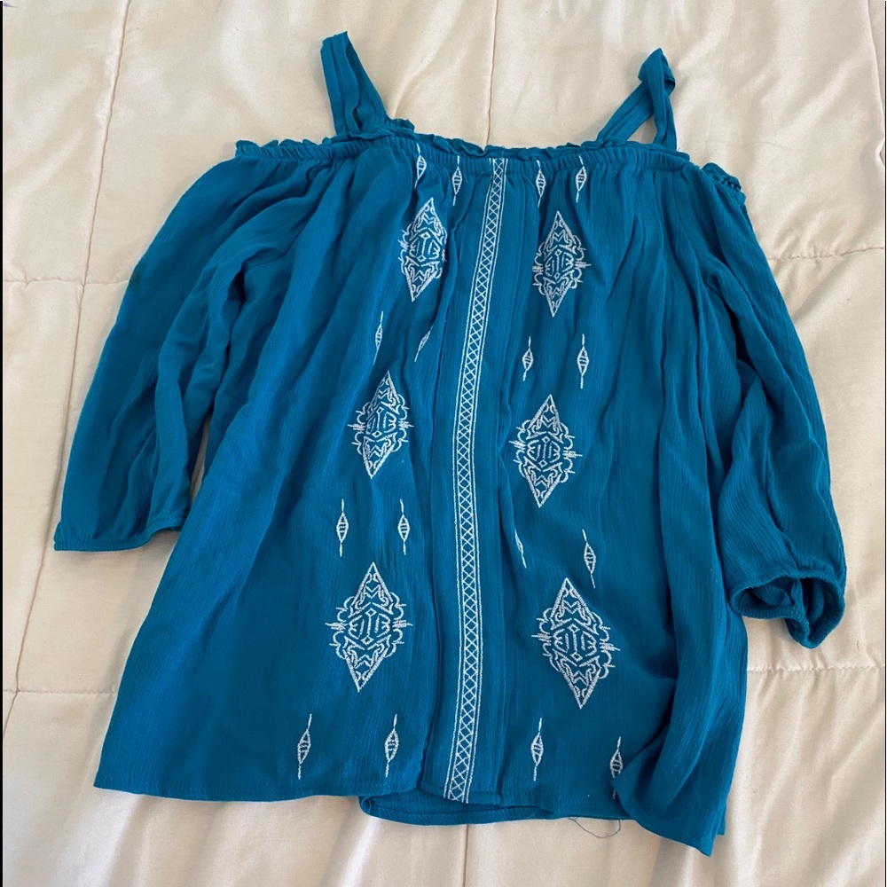 cute embroidered top!